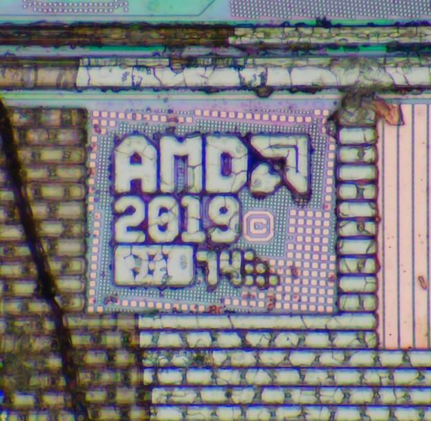 Nahaufnahme eines AMD-Computerchips mit 'AMD 2019' darauf.