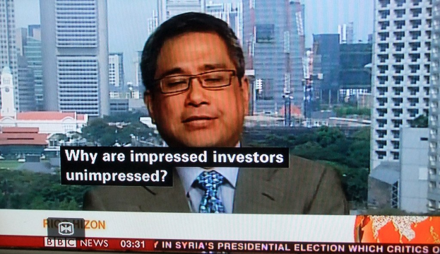 Eine Werbung mit einer Vielzahl von Produkten und Text.