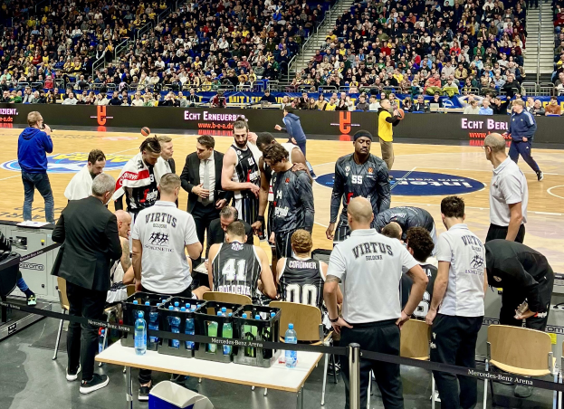 Bayern Basketballer und Alba Berlin um den Meisterschaftstitel