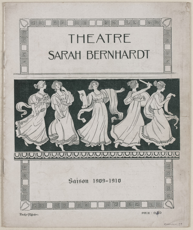 Plakat für das Theater Sarah Bernhardt von 1909-1910, das eine Gruppe von Frauen in der Mitte zeigt, umgeben von Texten, die das Theater und seine Schauspieler beschreiben.