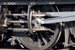 Nahaufnahme eines Zugrades, das die Lauffläche und den Radkranz zeigt.