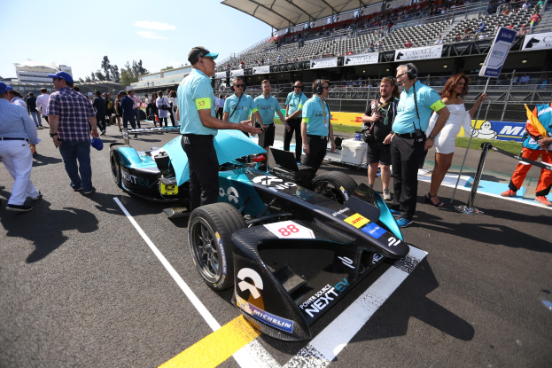 Spannung aufbauen im Jahr 2025 mit Nico Hülkenberg: Jubiläumssaison mit der LEGO Gruppe und Formula 1®